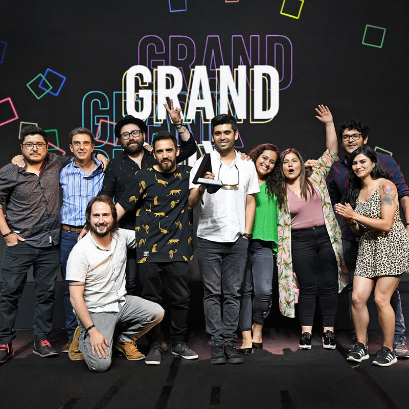 Equipo de With celebrando el Grand Prix ACHAP